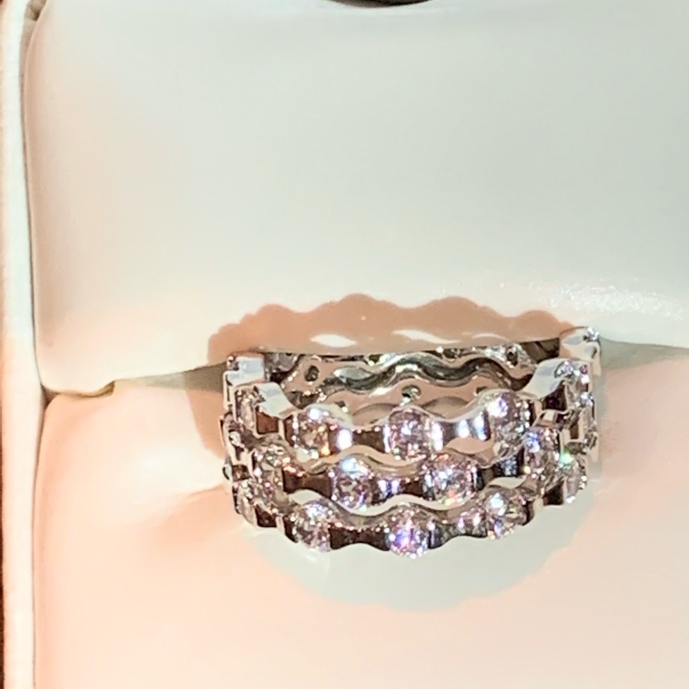 3 stackable Rings with Swarovski crystal diamonds